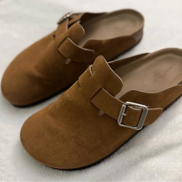 Universal Thread Tan Mules Clogs - Picture 1 of 4